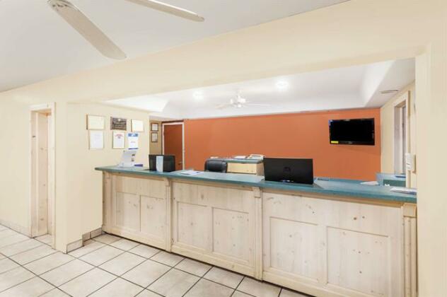 Knights Inn and Suites Yuma - Photo2