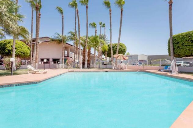 Knights Inn and Suites Yuma - Photo4