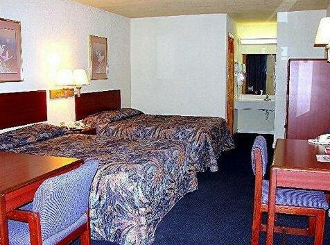 Falcon Executive Inn Zapata - Photo3