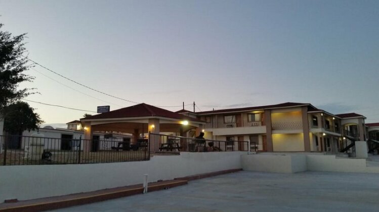 Lakeview Inn & Suites - Photo4