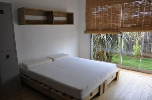Rojo y Negro Hostal - Photo2