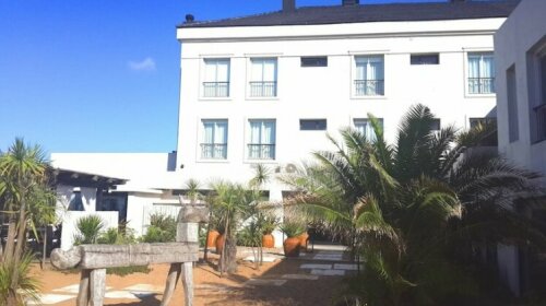 Serena Hotel