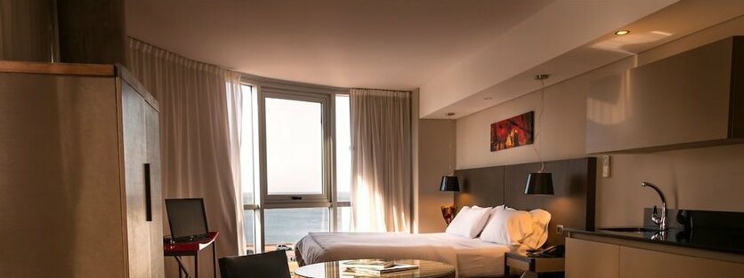 AXSUR Design Hotel - Photo2