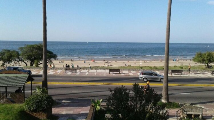 Balcony into Buceo Beach - Photo2