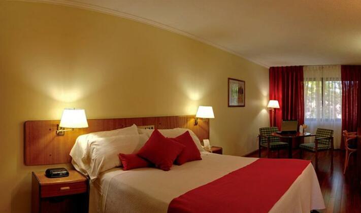 Balmoral Plaza Hotel - Photo4