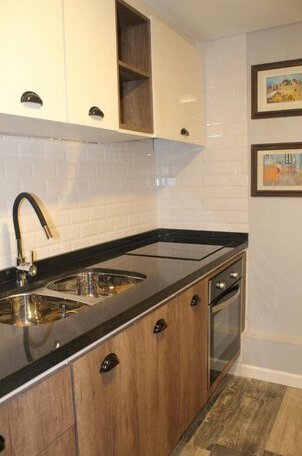 Colony House - Photo4