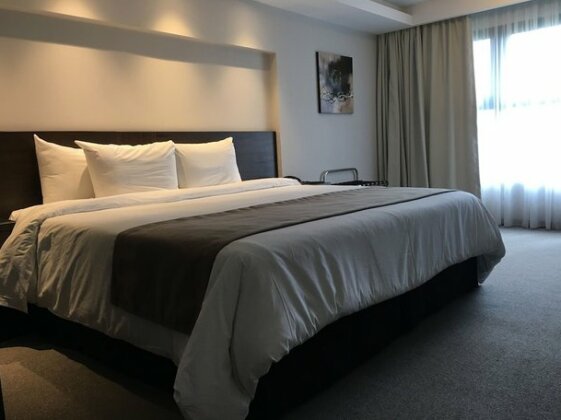 Crystal Tower - Photo2