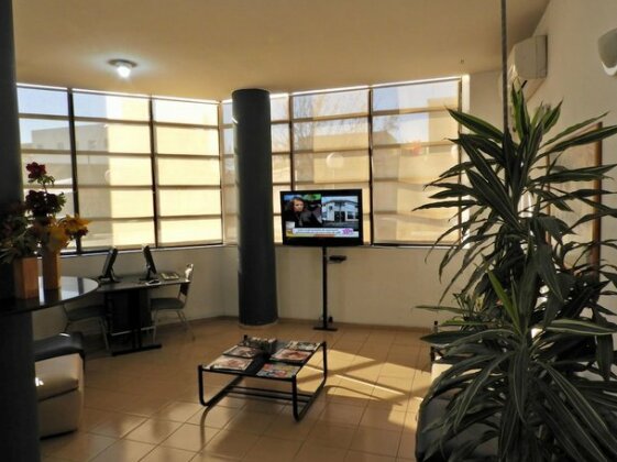 Hotel Tres Cruces - Photo4
