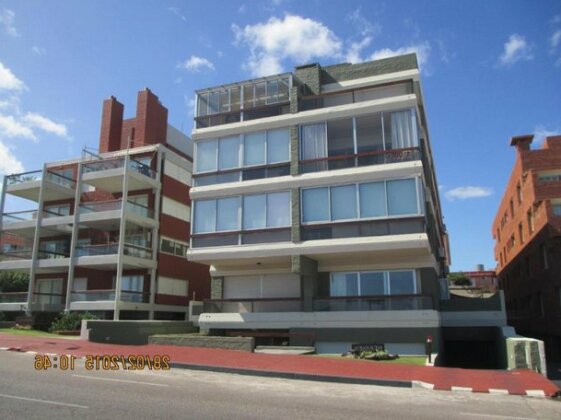  Photo 1