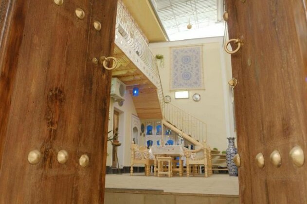 Hotel Risqiro'z - Photo2