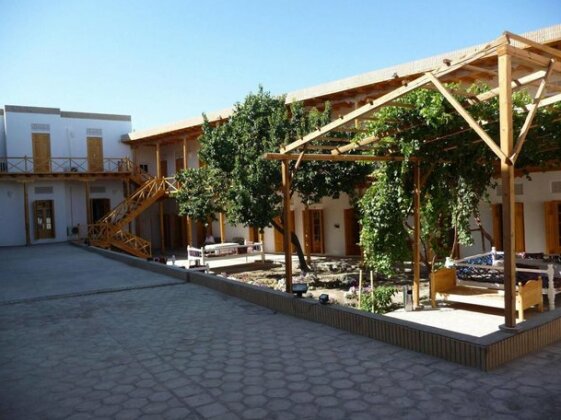 Photo 1