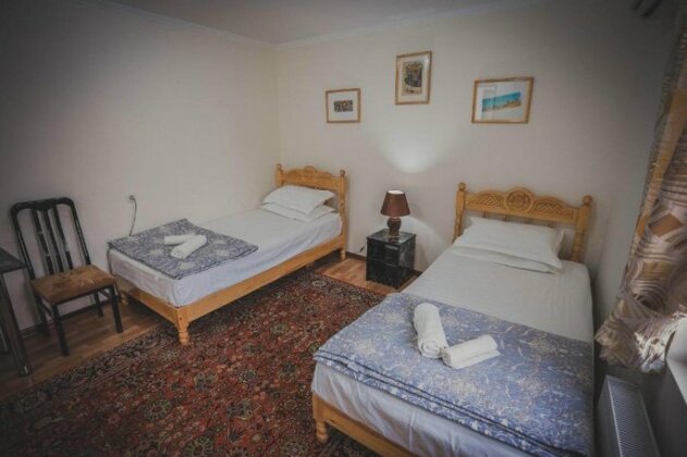 Parivash Guest House - Photo2