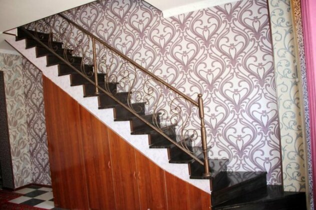  Photo 1
