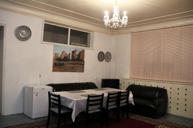 Anvar's Guests - Photo3