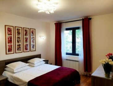 Fully Furnished Apartment near metro station