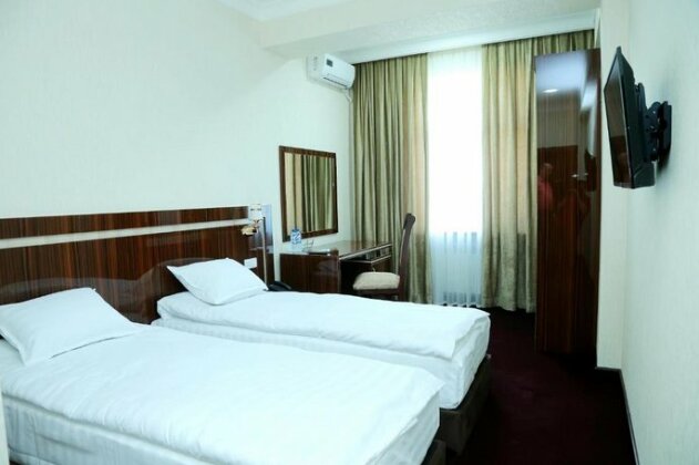 Hotel Grand Capital - Photo4