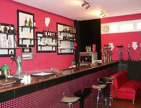 Retro Palace Hotel Apartment - Photo5