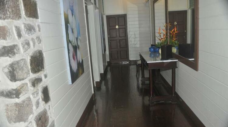 Cobblestone Inn - Photo3