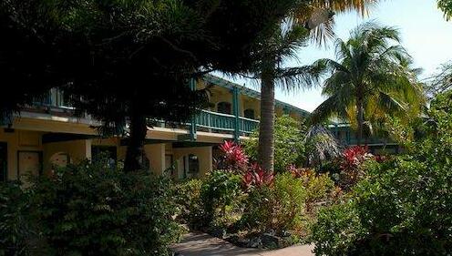 Island Beachcomber Hotel - Photo2
