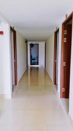 B Stay Hotel - Photo3
