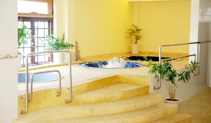 Ham Luong Hotel - Photo4