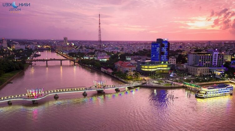 Ninh Kieu Riverside Hotel - Photo2
