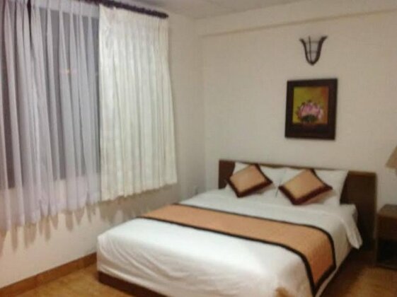 Dona Villa - Photo4