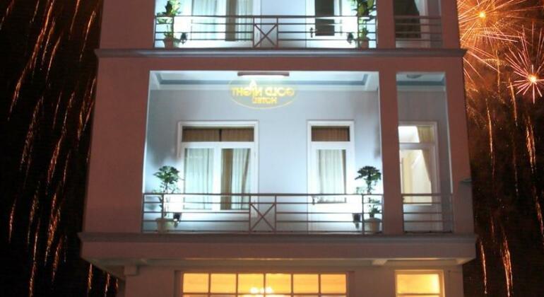 Gold Night Hotel - Photo2
