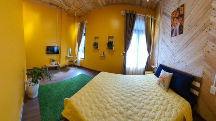 Lightning House 2 - Photo2