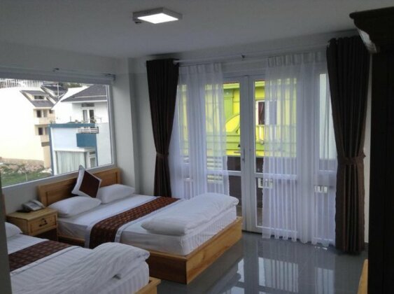 Mr Rot's Secret Hotel - Photo2