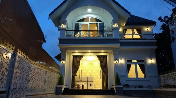 Mt House - Photo2