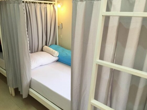 Pines Hotel - Photo2