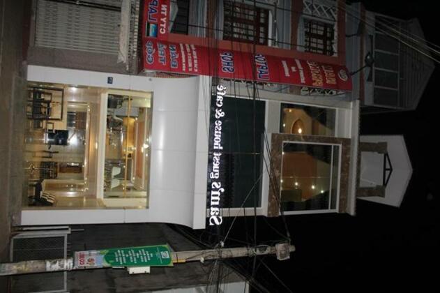 Sam's - Photo2