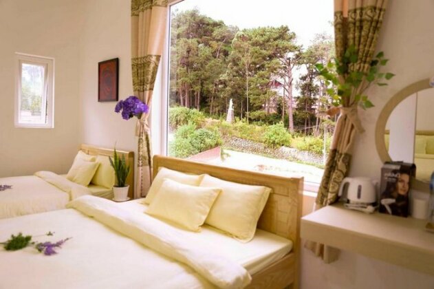 Strawberry Hotel Dalat