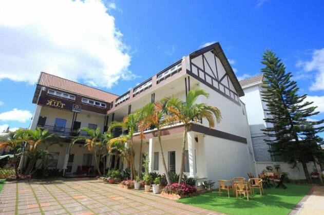 T U K Hotel