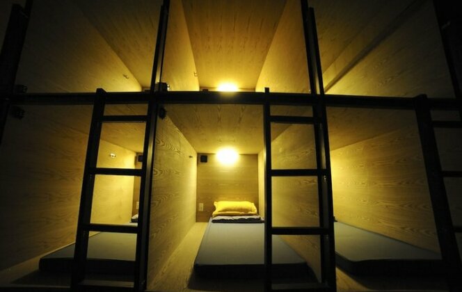 Bolero Garden Capsule Hotel - Photo5