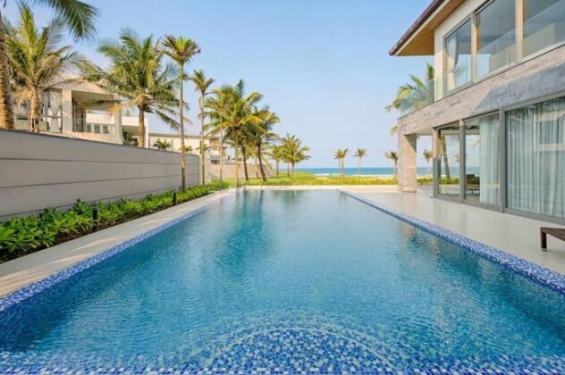 Da Nang Beach Front Villa at Ocean Resort - Photo4
