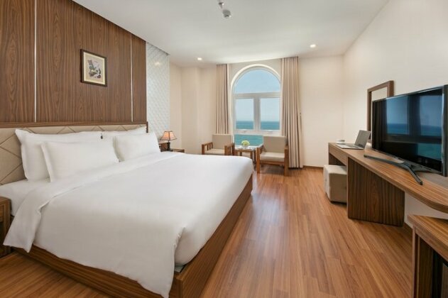 De Lamour Beach Da Nang - Photo2