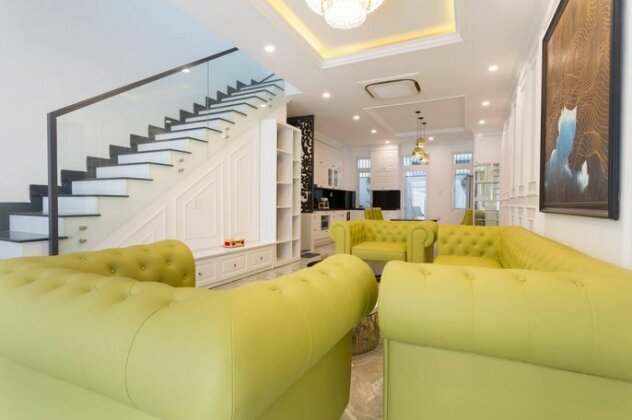 Glamorous Case de Tan House - Photo3