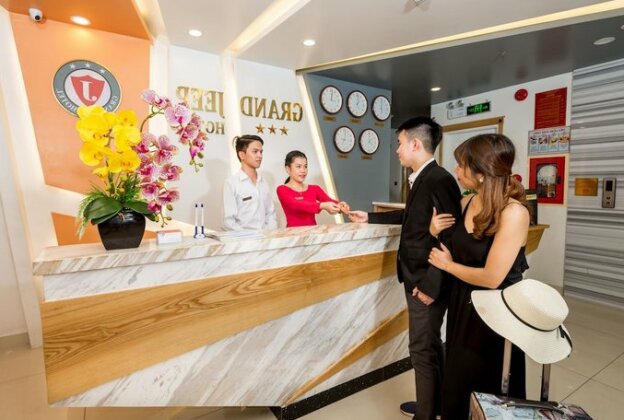 Grand Jeep Hotel Danang - Photo3