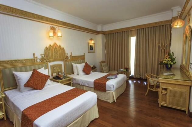 Green Plaza Hotel - Photo4