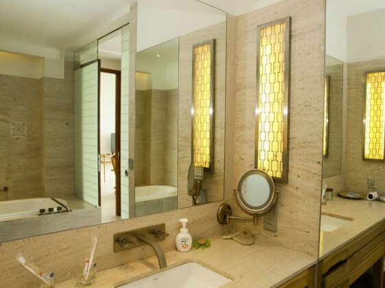 Luxury Apartment 2 bedroom in 5 star Resort Danang - Photo5