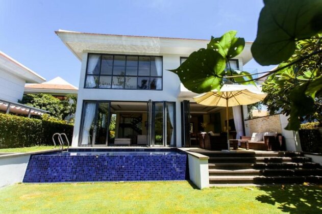 Luxury Ocean Villa Resort DnTRIP