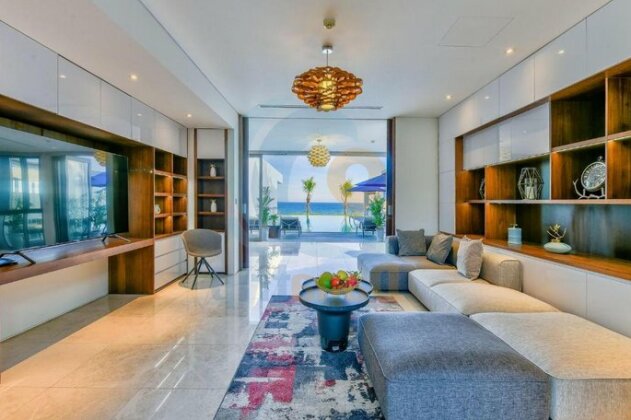 Luxury Villa Beach Front - Photo2