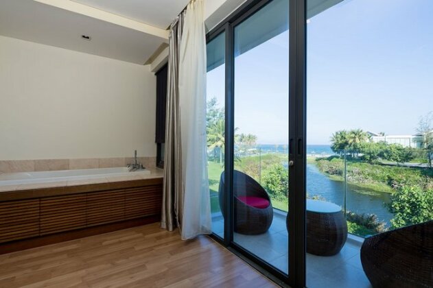 Ocean Luxury Villas Danang - Photo4