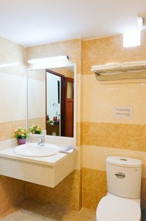 OYO 455 Grand Bostand Hotel - Photo2
