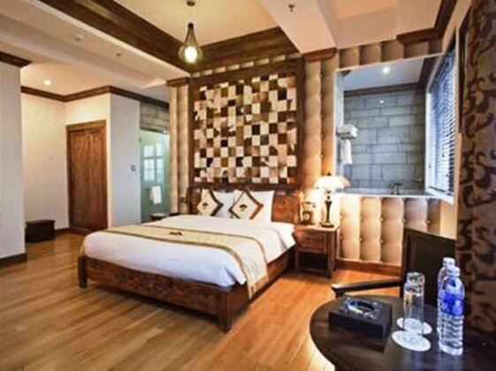 Seventeen Saloon Hotel - Photo2