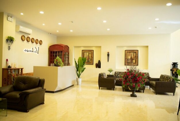 Vic House Hotel - Photo4