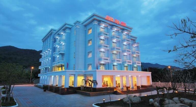 Minh Dam Hotel