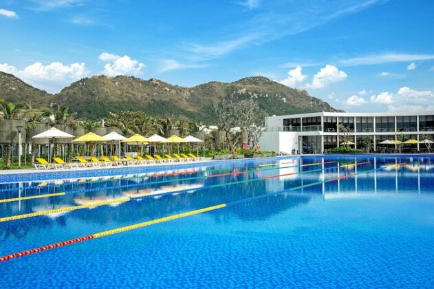 Oceanami Villas & Beach Club - Photo2
